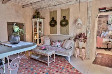 Gîte pour 2 personnes, avec terrasse et jardin à Roquefort-les-Pins