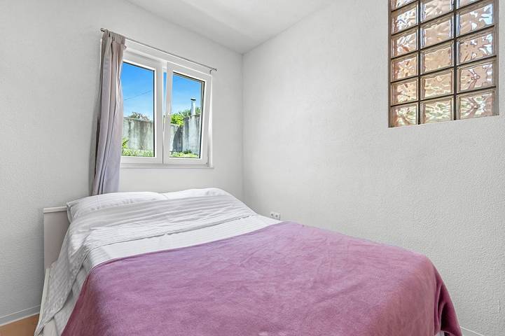 Ganze Wohnung, Strandapartment erste Reihe am Meer – Meerblick-Terrasse, 6 Personen, Brodarica in Brodarica, Šibenik-Knin