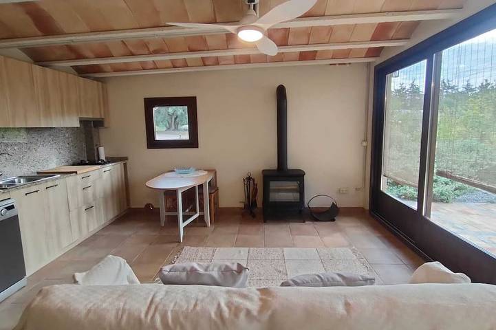 Location de vacances pour 2 personnes, avec jardin et piscine à Vall-llobrega - 2