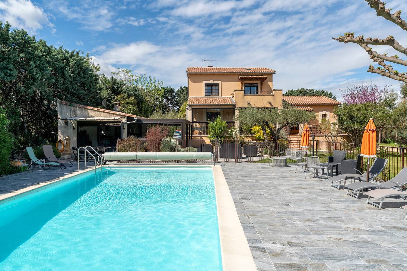 Villa 'Domaine des Maladieres' con piscina privada, terraza privada y aire acondicionado in Vézénobres, Región de Alès