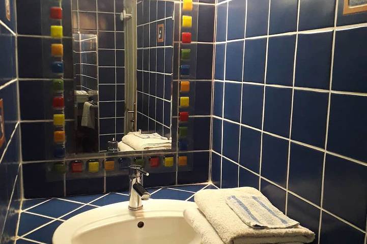 Appartamento intero, Ampio monolocale, Vista Mare, 300 euro / settimana, aria condizionata, piscina, terrazza, giardino. in Schœlcher, Martinica