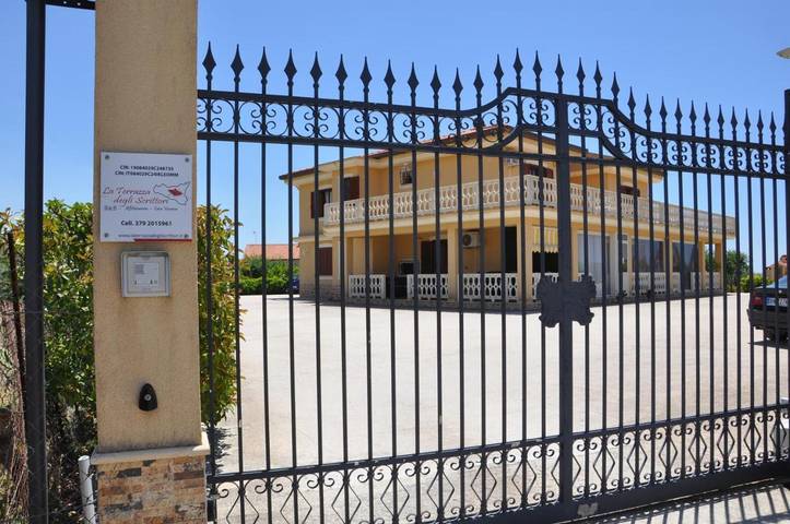 Location de vacances pour 2 personnes, avec vue et jardin, adapté aux familles à Racalmuto - 2