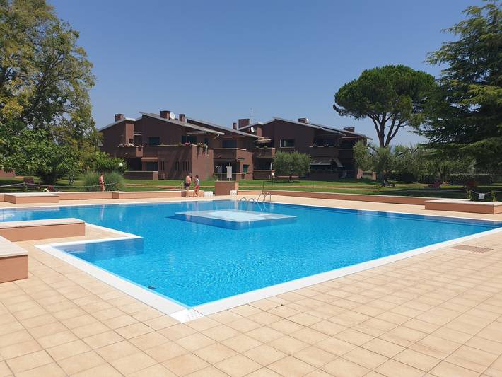 Location de vacances pour 4 personnes, avec vue sur le lac et jardin dans Cisano