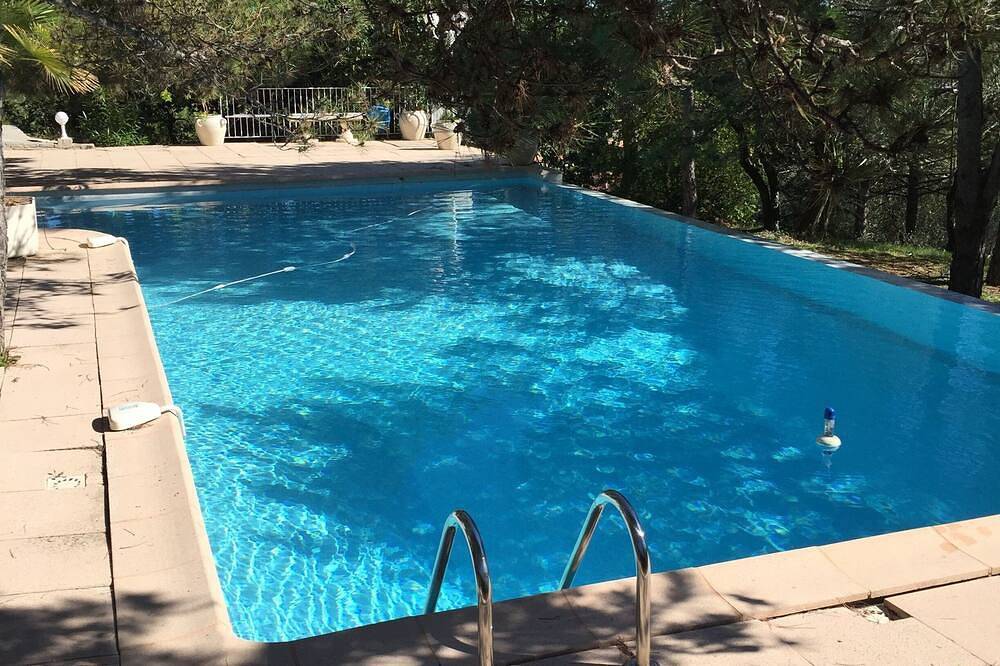 Comfortable villa with private pool not overlooked in a quiet area in Saint-Hilaire-de-Brethmas, Alès region