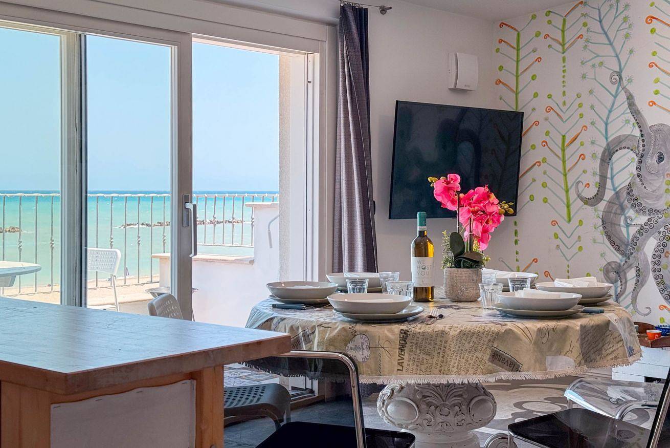 Apartamento entero, [Seafront terrace] Wi-Fi Free parking in Fermo, Provincia de Fermo