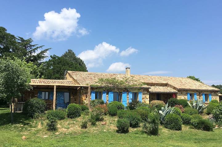 Location de vacances pour 12 personnes, avec Terrasse et Jardin à La Bruguière