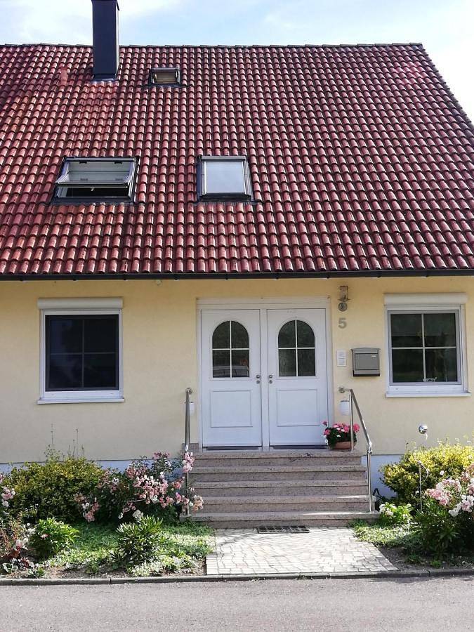 Ganze Wohnung, Ferienwohnung am Bodensee mit 3 Schlafzimmer über 2 Etage mit kleine Balkon bis 6 Personen in Hödingen, Überlingen