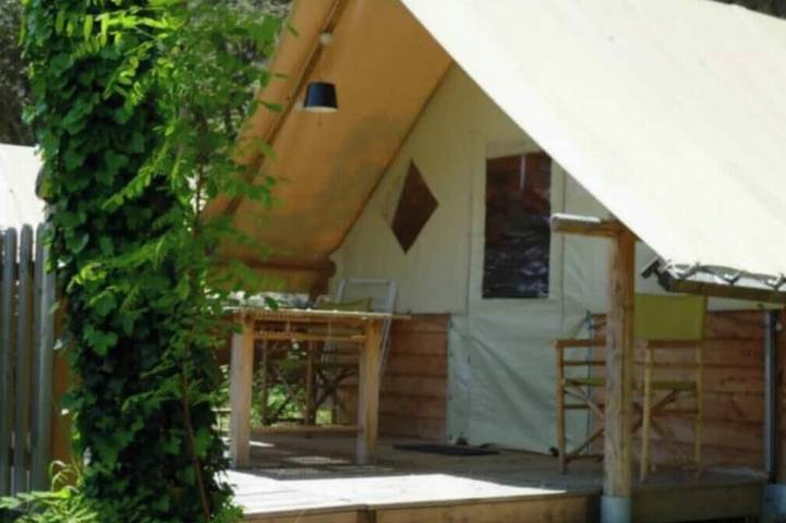 Mobil home pour 5 personnes à Athée
