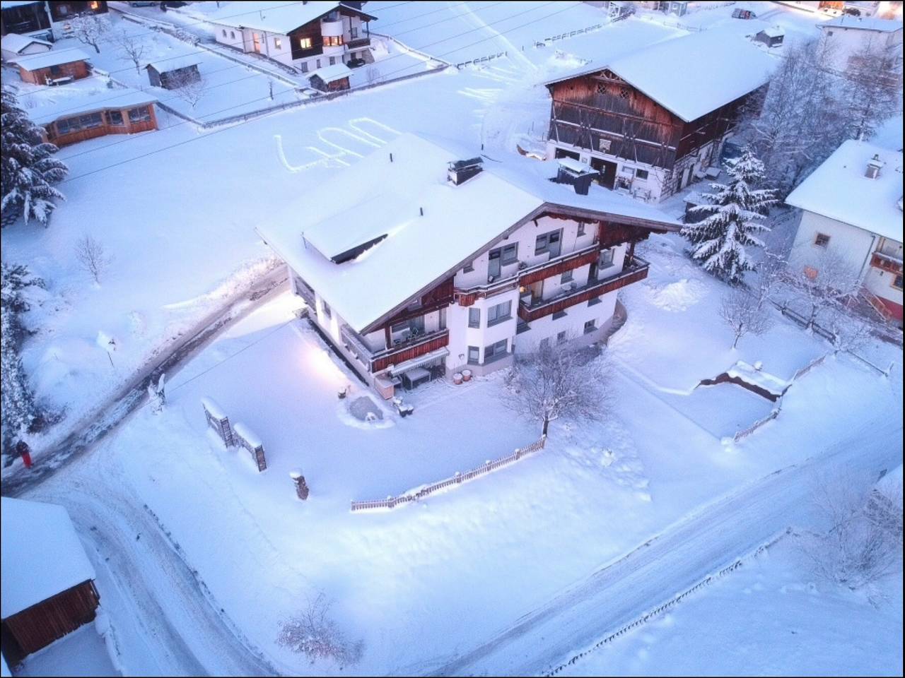 Ganzes Studio, Einzimmerapartment 'Top 3 Eisenspitze' mit Bergblick, privatem Garten und Wi-Fi in Lechtaler Alpen, Pettneu am Arlberg