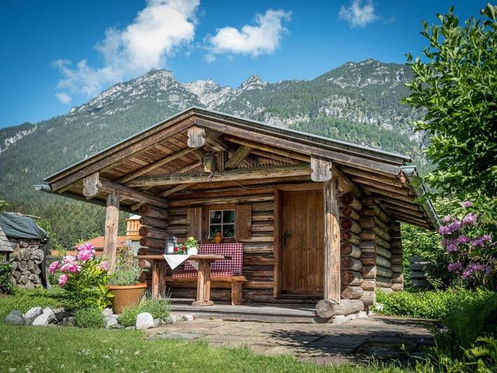 Chalet für 13 Personen, mit Balkon und Terrasse sowie Garten und Ausblick am Eibsee