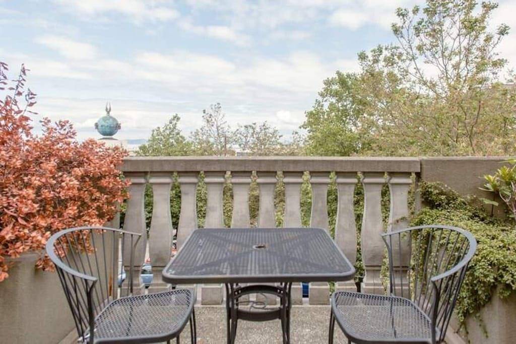 Ganze Wohnung, Top Floor Water View Oasis near Space Needle & Cruise in Seattle, King County