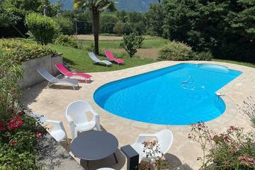 Gîte pour 4 personnes, avec terrasse à Châteauneuf (Savoie)