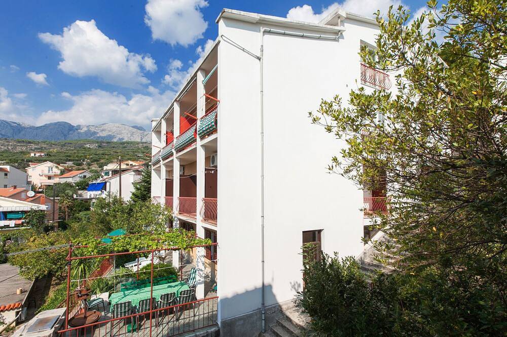 Entire apartment, Two bedroom apartment with balcony and sea view Podgora, Makarska (A-12326-b) in Podgora, Makarska Riviera