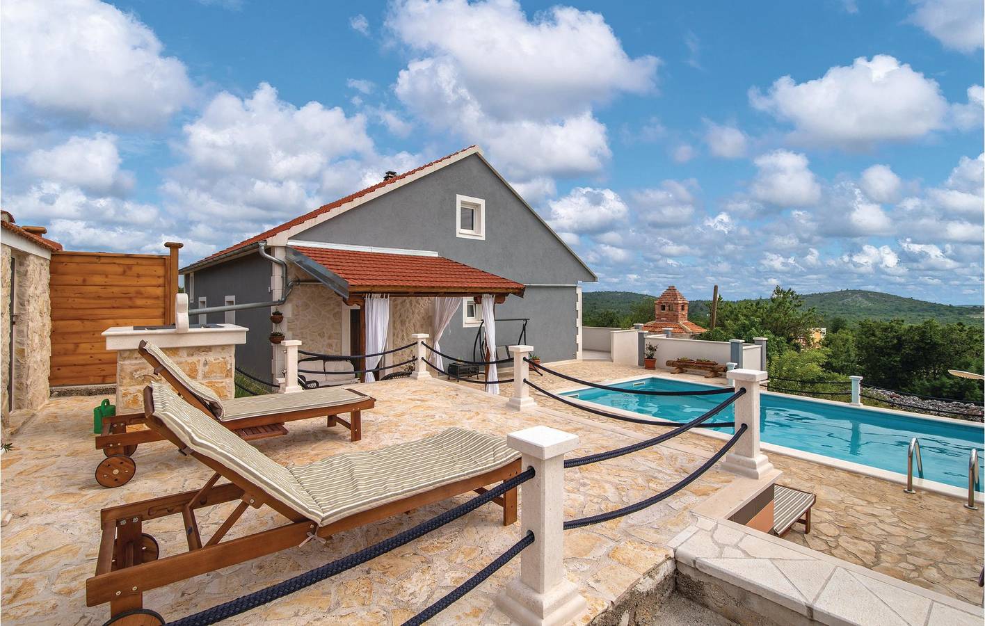 Encantador apartamento de 2 quartos com piscina aquecida e terraço in Marina, Condado de Split-Dalmácia