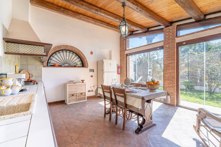 Casa vacanze 'Cocciu D'amuri Luxury' con giardino privato, Wi-Fi e aria condizionata in Torrefano, Pachino