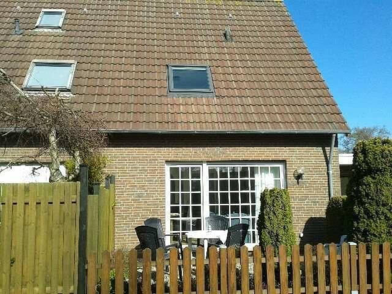 Up Acterdeck in Westeraccumersiel, Dornum