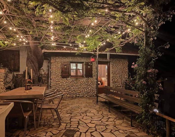 Location de vacances pour 6 personnes, avec jardin ainsi que jacuzzi et piscine à Camporosso