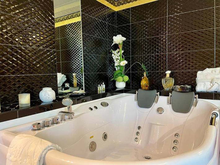 Maison d’hôte pour 2 personnes, avec piscine ainsi que vue et jardin à Narbonne - 3