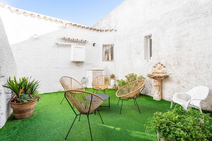 Ferienhaus für 9 Personen, mit Balkon und Garten sowie Kinderpool in Valencia - 2