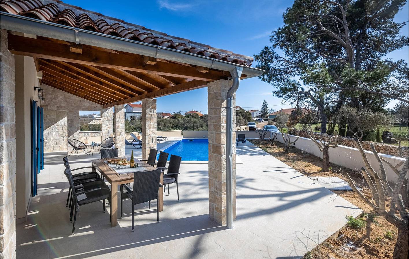 Geräumige 170 m² große Wohnung mit Pool, WLAN und Parkplatz in Nin, Zadar