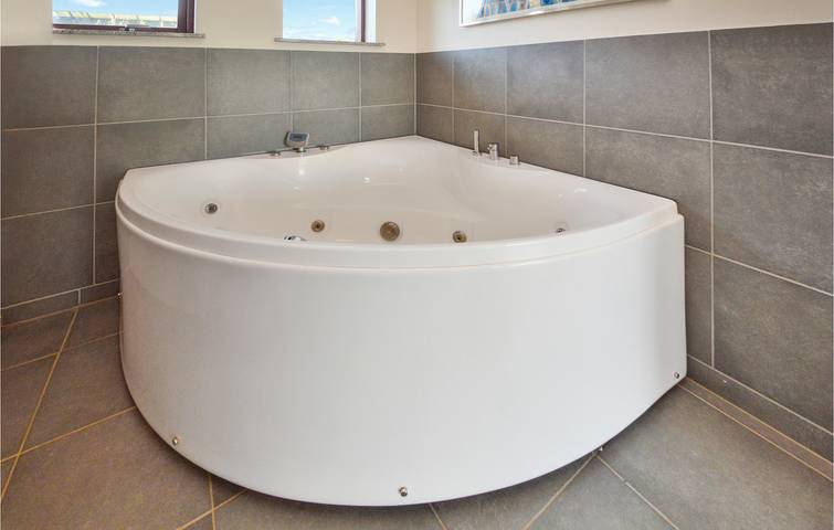 Ferienhaus für 8 Personen, mit Terrasse und Whirlpool sowie Garten und Sauna in Råde Strand - 4