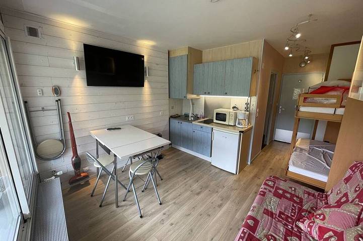Appartement entier, Studio confortable 2/4 personnes avec balcon et WiFi in Le Lioran, Laveissière