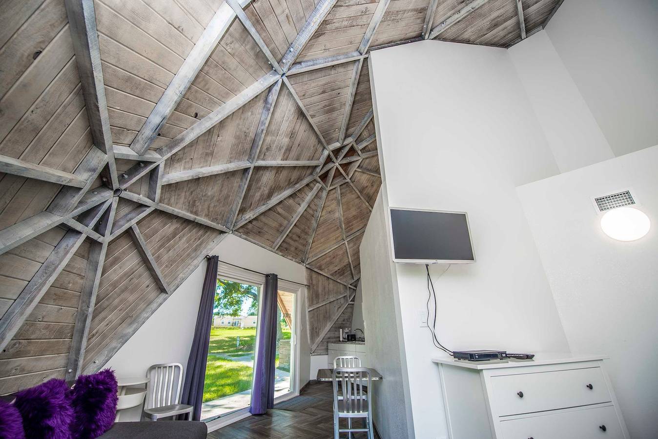 Ganzes Studio, Studio 02 - Lake Sumner in Lake County