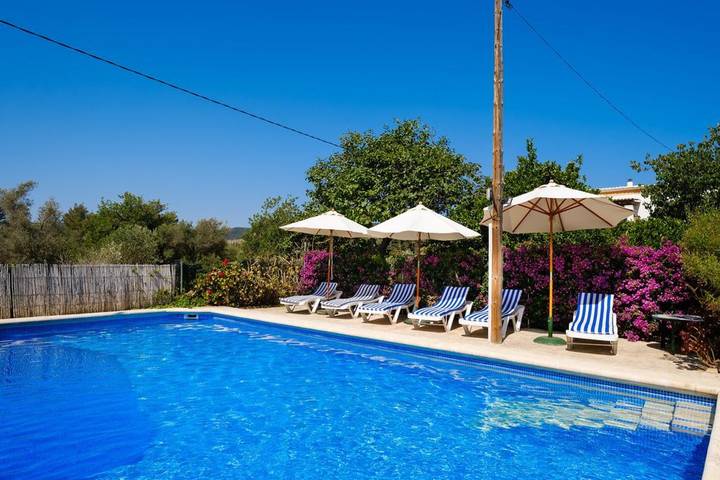 Villa for 8 people, with pool and balcony - 1