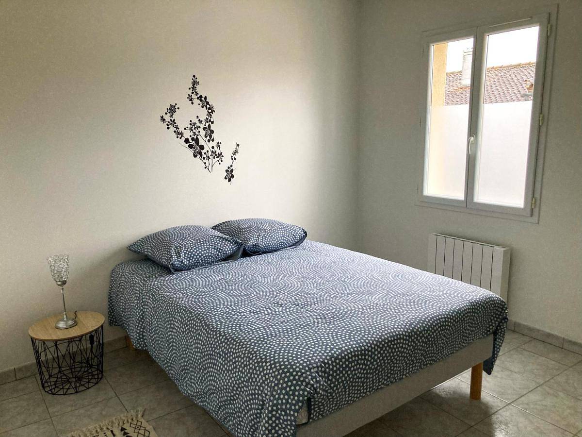 Appartement entier, Two-Bedroom Apartment in Cognac, Charente