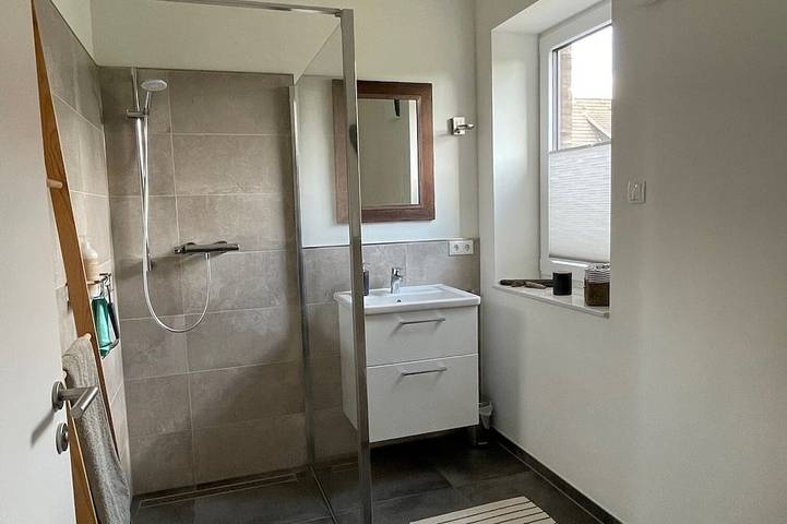 Ganze Wohnung, Modern holiday apartment with a large terrace and garden near Hamburg in Ahrensburg, Kreis Stormarn