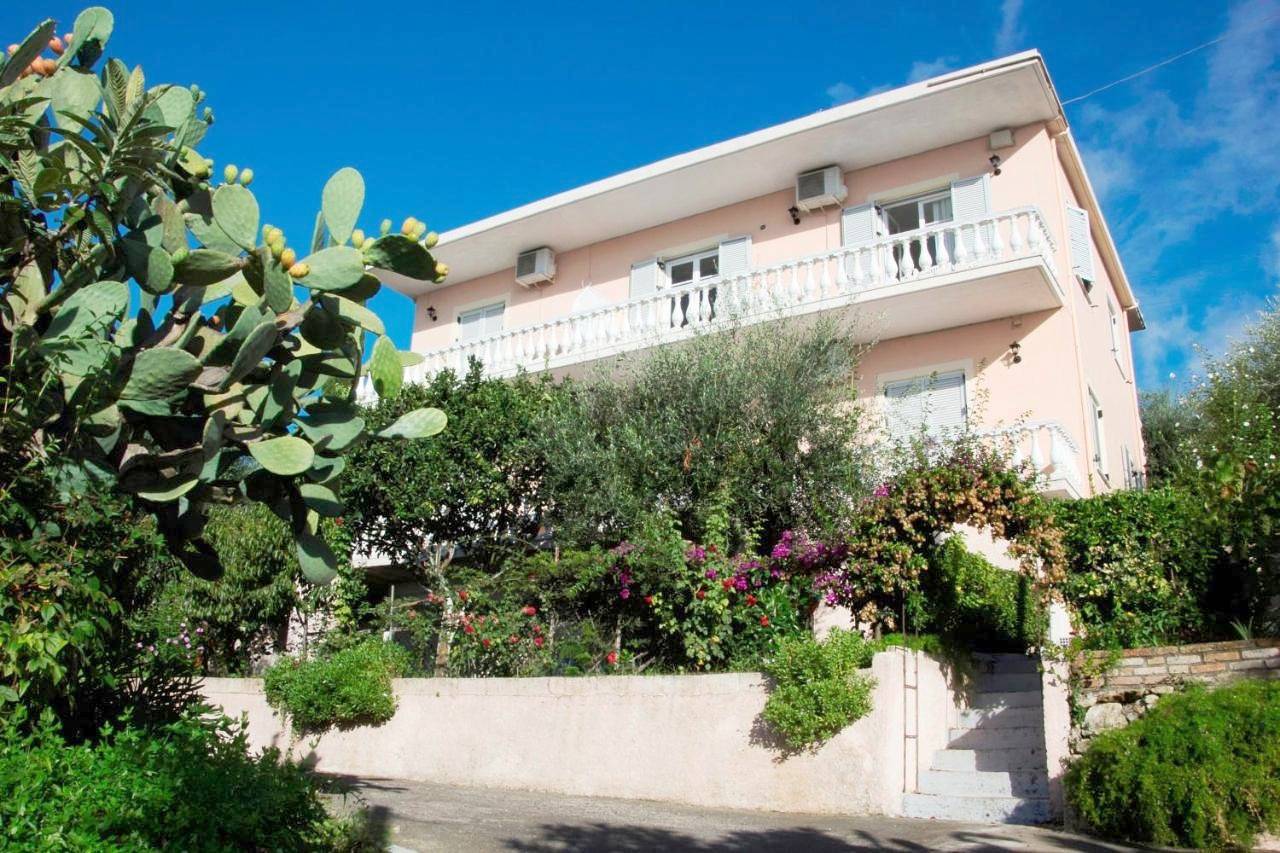 Ολόκληρο το διαμέρισμα, Apostolos & Eleni Family Apartments in Πέραμα, Κέρκυρα