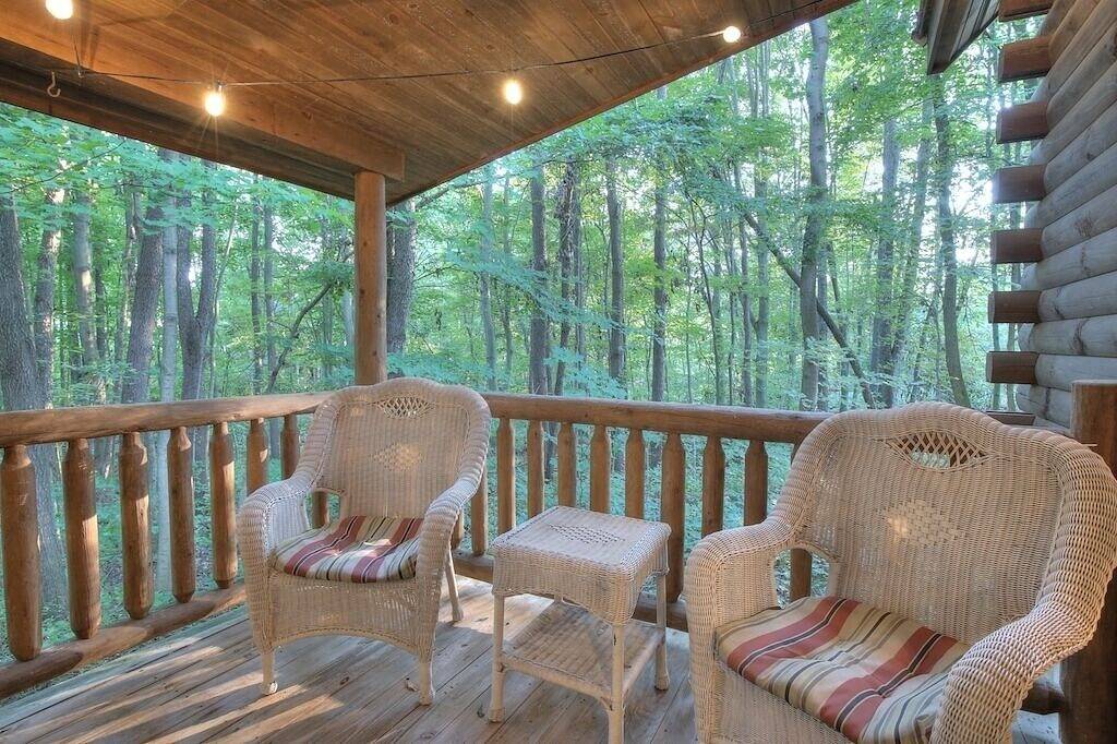 # 1 Cabin Resort - Whirlpool, Kamin, voll ausgestattete Küche, Whirlpool, Feuerstelle im Freien in Holmes County