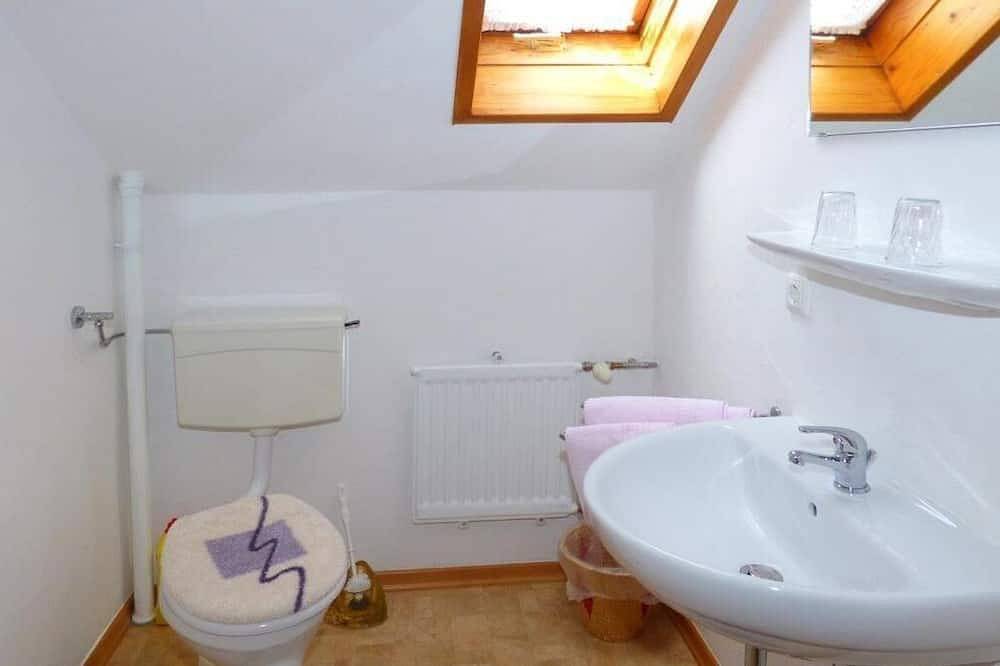 Apartamento inteiro, Fw No. 4 | Apartamento com sala para crianças e cozinha in Lindberg, Baviera Oriental