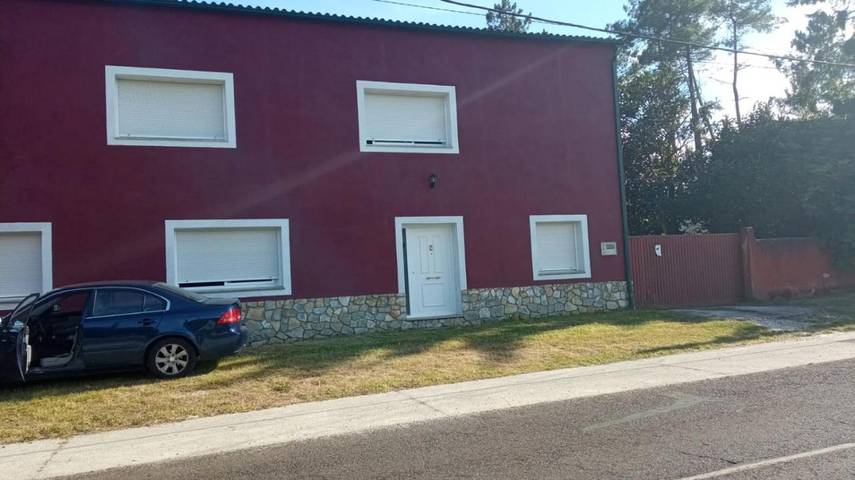 Casa rural para 9 personas, con jardín, Se admiten mascotas en Comarca de Arzúa