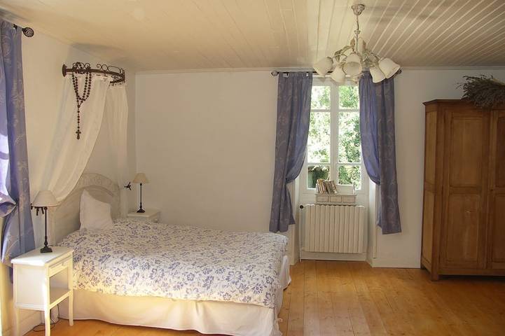 Location de vacances pour 8 personnes, avec jardin à Saint-Aubin-de-Nabirat - 2