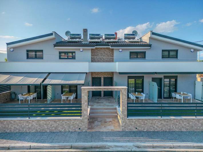 Apartmenthotel für 5 Personen, mit Terrasse und Garten - 1