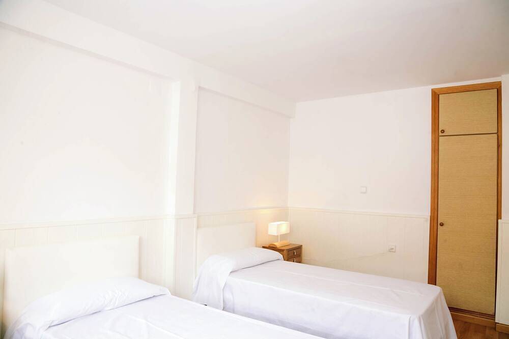 Malvabeach Family House, on the beach of Valencia in Playa de la Malvarrosa, Valencia