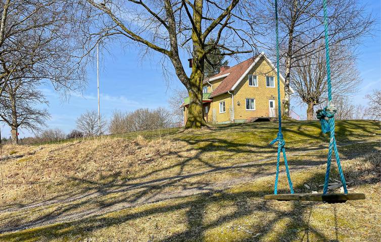 Hus för 7 Personer med trädgård in Västergötland