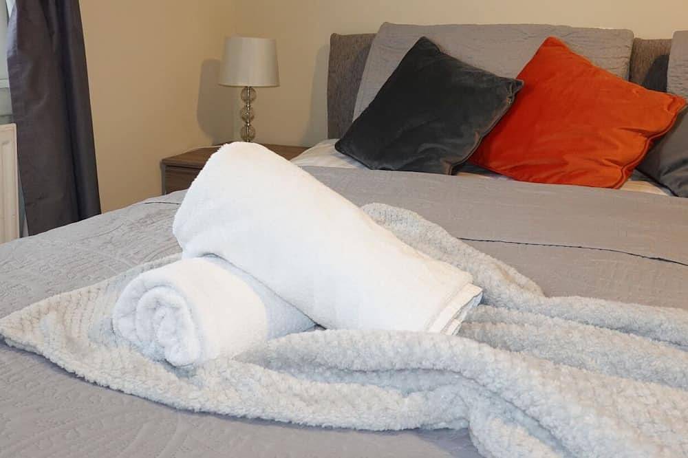 Entire apartment, Ground floor apartment with free Parking and wifi in Hamilton, South Lanarkshire
