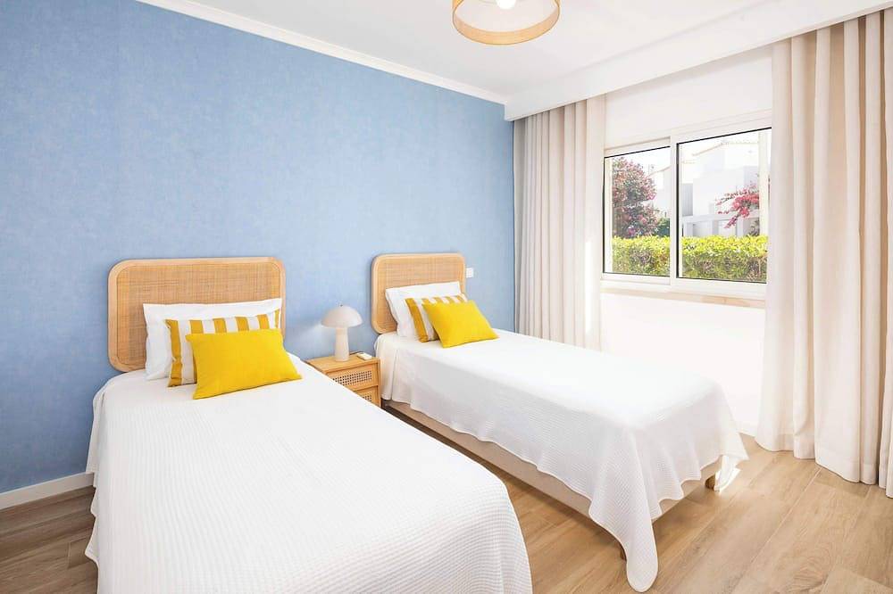 Villa Kelly - 4 Schlafzimmer, herrlichem Meerblick, zu Fuß zu Restaurants und Supermarkt in Guia, Faro Distrikt