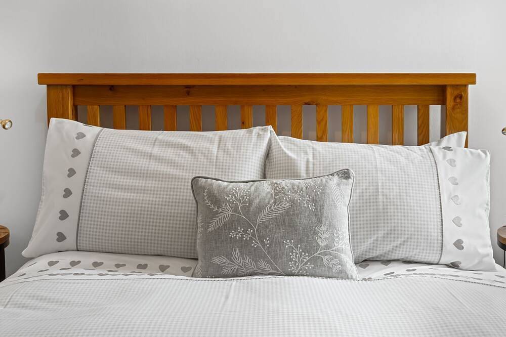 Prestbury Stables, Cheltenham  - sleeps 4 guests in 3 bedrooms in Cheltenham, Gloucestershire
