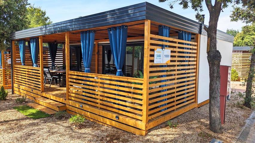 Camping für 6 Personen, mit Terrasse in Biograd na Moru