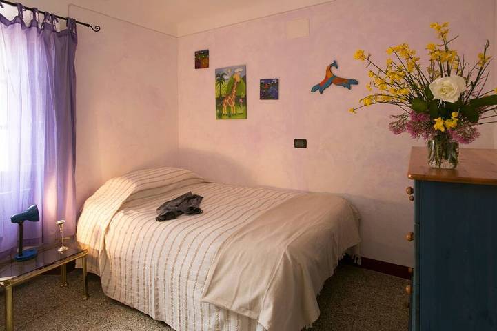 Very private villa, pool, 12 km to Lucca, walk to restaurant, amazing views in Lucca, Provincia di Lucca