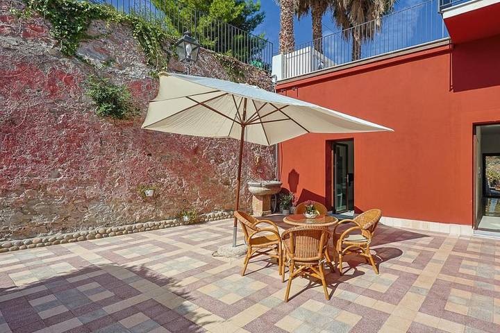 Ferienhaus für 4 Personen, mit Balkon und Terrasse sowie Garten und Ausblick