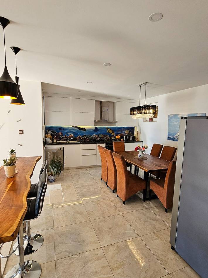 Ferienhaus für 8 Personen, mit Balkon und Meerblick sowie Garten in Omis - 4