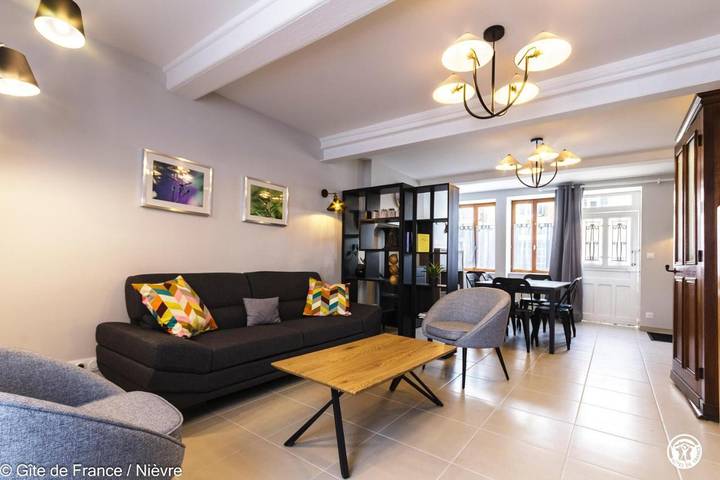 Location de vacances pour 8 personnes, avec terrasse et jardin à Onlay