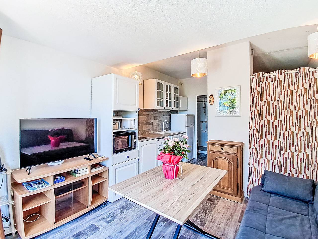 Entire apartment, L'Olympie in Six-Fours-les-Plages, Mediterranean Coast (France)