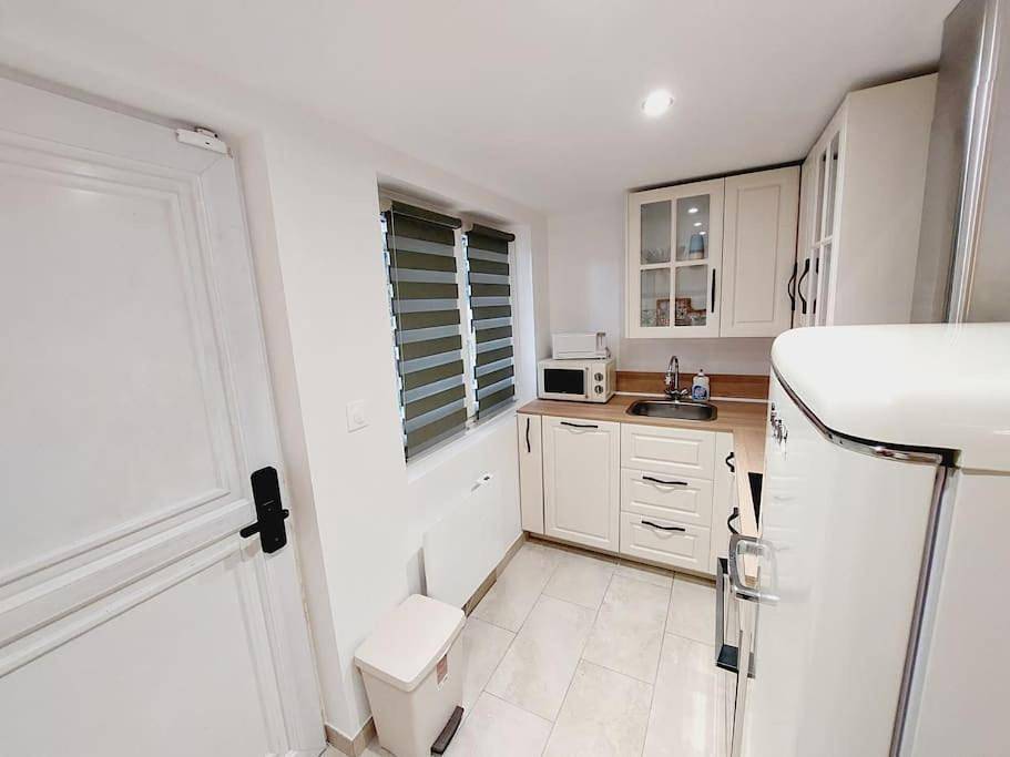 Appartement entier, Suite with Garden View in Paray-Vieille-Poste, Essonne