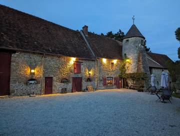 Gîte pour 2 personnes, avec jardin ainsi que vue et vue sur le lac à Arnac-la-Poste