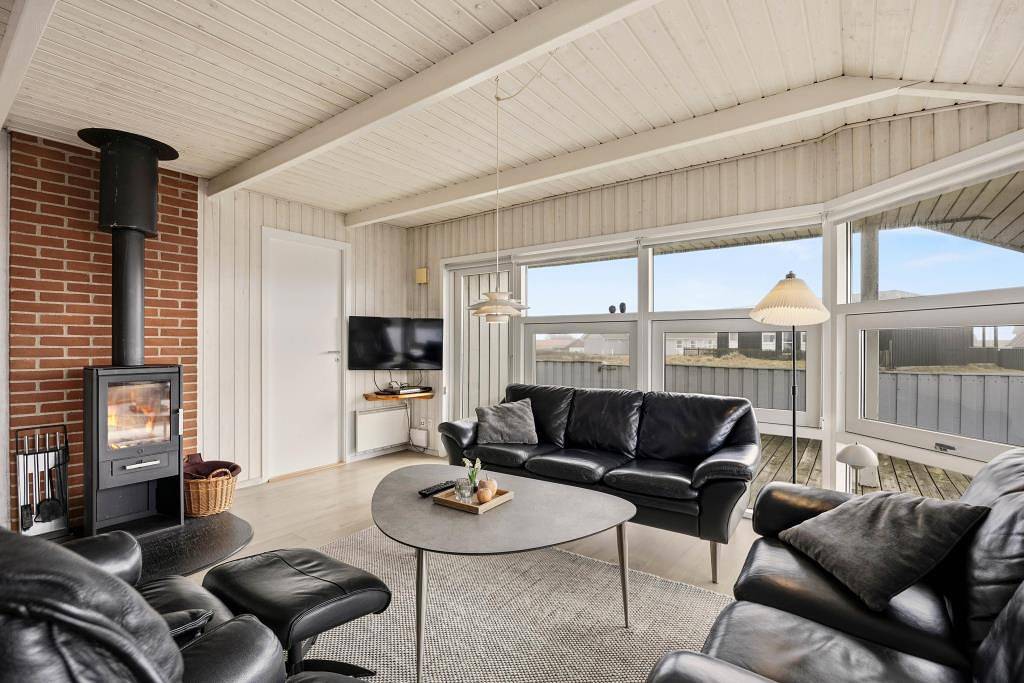 Strandnahes Ferienhaus mit Sauna und Whirlpool in Lakolk in Lakolk, Rømø